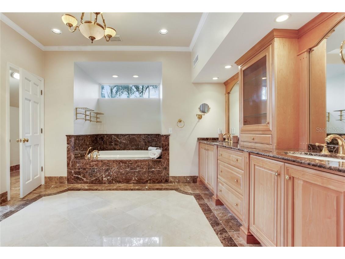 4901 W Estrella Street Tampa FL 33629 TB8399614 image51