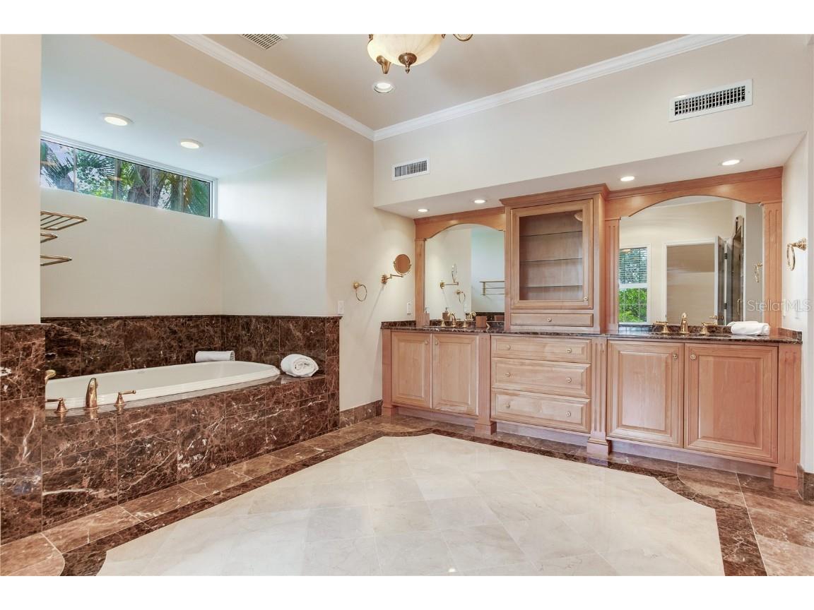 4901 W Estrella Street Tampa FL 33629 TB8399614 image52