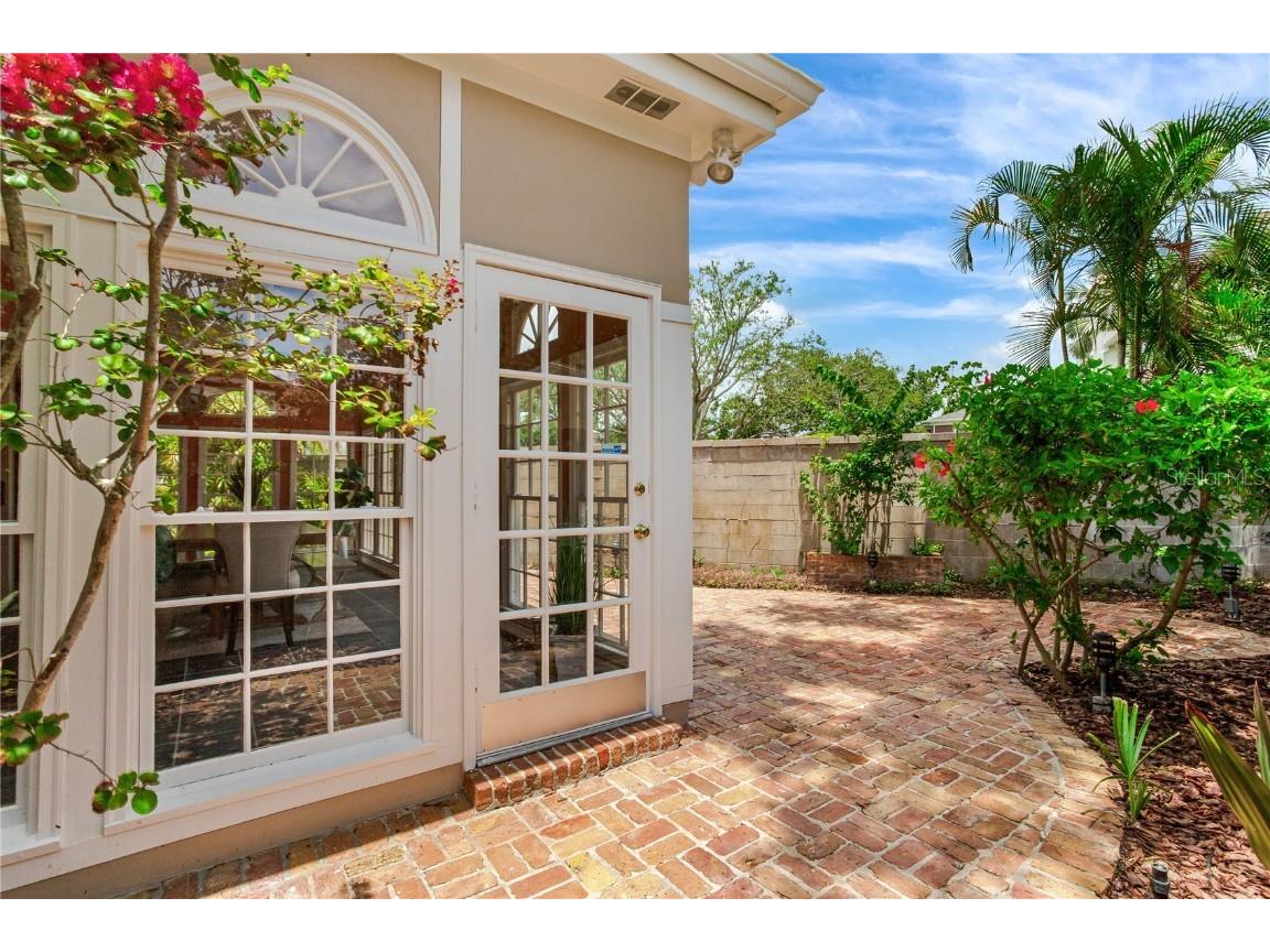 4901 W Estrella Street Tampa FL 33629 TB8399614 image71