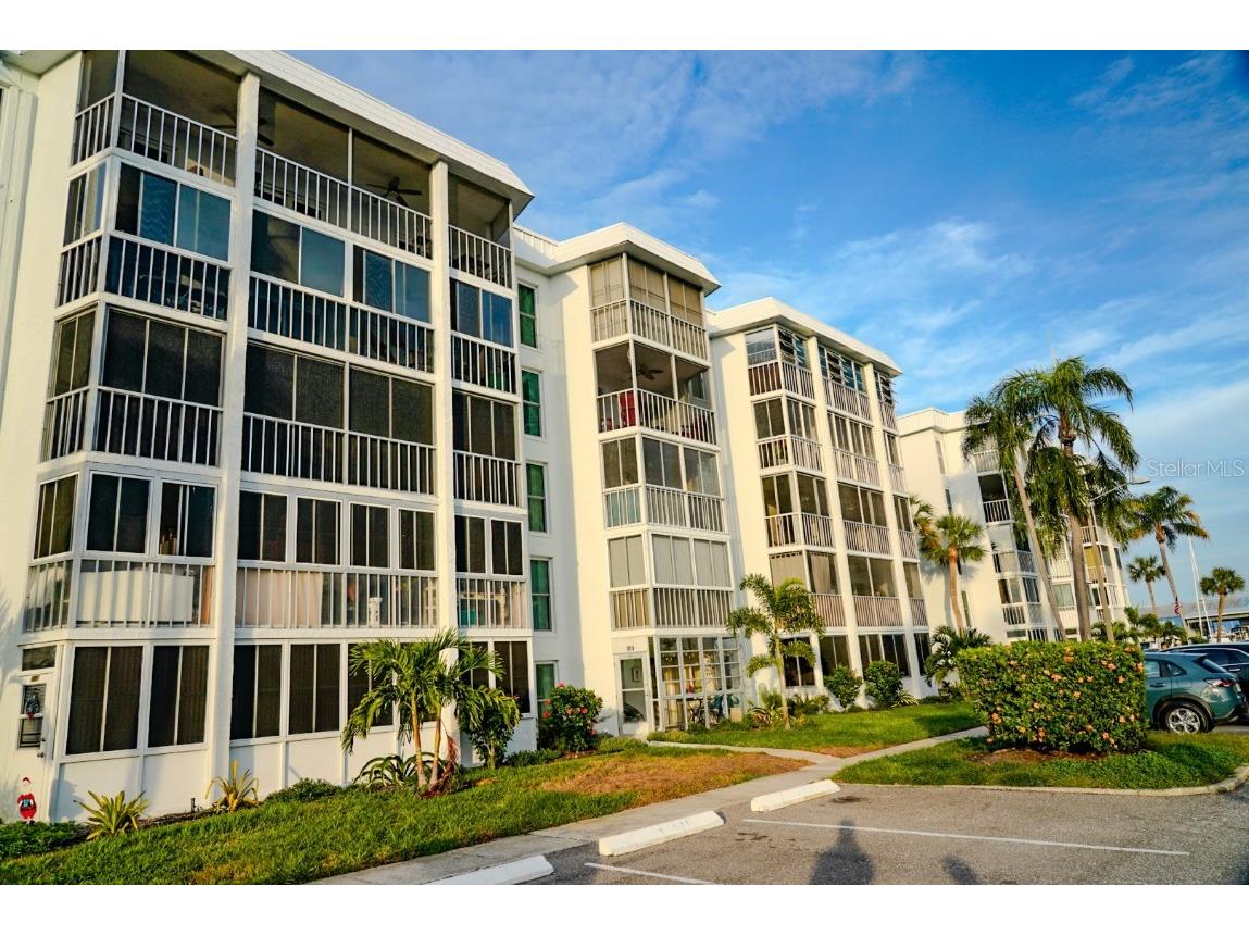 4902 38th Way S #409 Saint Petersburg FL 33711 T3492395 image1