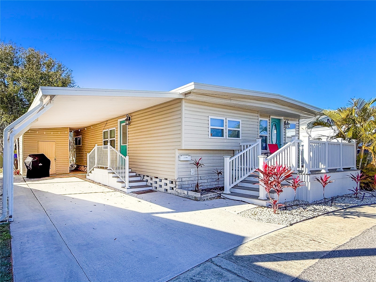 4902 91st Lane Saint Petersburg FL 33708 TB8466506 image1