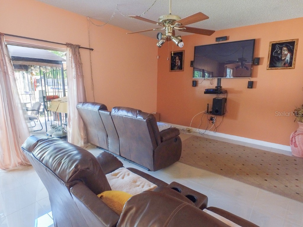 4902 Five Acre Road Plant City FL 33565 - PRIVATE ON SITE MAN-MADE POND TB8362974 image12