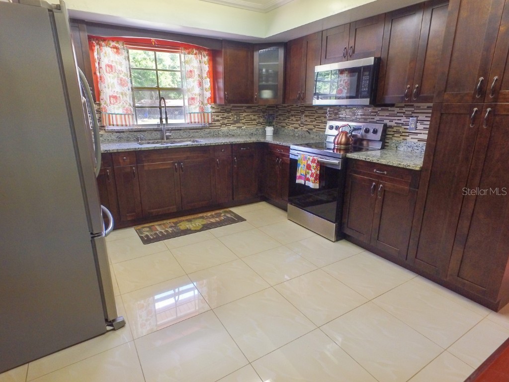 4902 Five Acre Road Plant City FL 33565 - PRIVATE ON SITE MAN-MADE POND TB8362974 image16