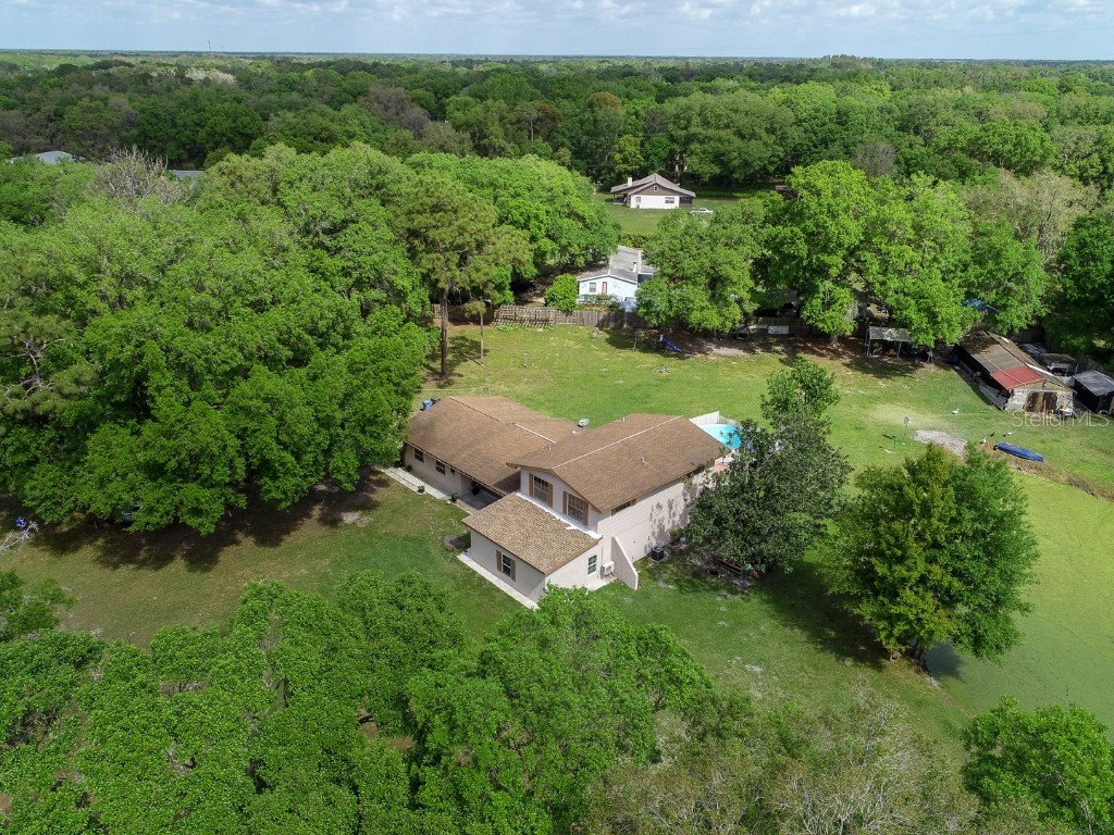 4902 Five Acre Road Plant City FL 33565 - PRIVATE ON SITE MAN-MADE POND TB8362974 image2