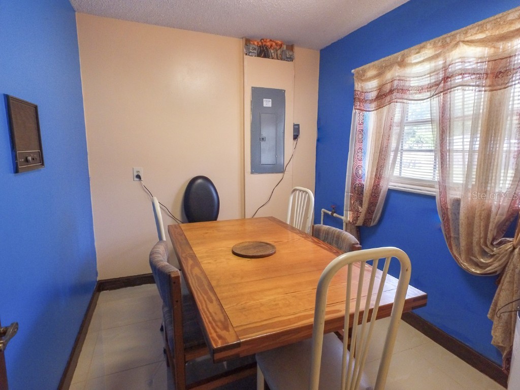 4902 Five Acre Road Plant City FL 33565 - PRIVATE ON SITE MAN-MADE POND TB8362974 image20