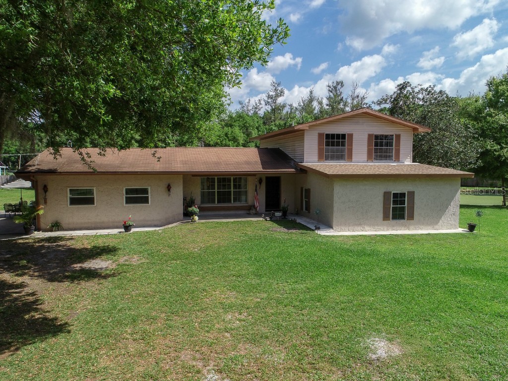 4902 Five Acre Road Plant City FL 33565 - PRIVATE ON SITE MAN-MADE POND TB8362974 image4