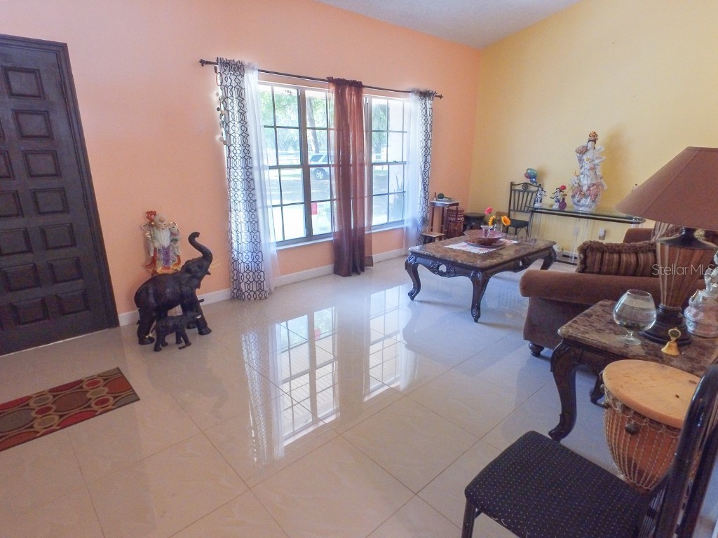 4902 Five Acre Road Plant City FL 33565 - PRIVATE ON SITE MAN-MADE POND TB8362974 image9