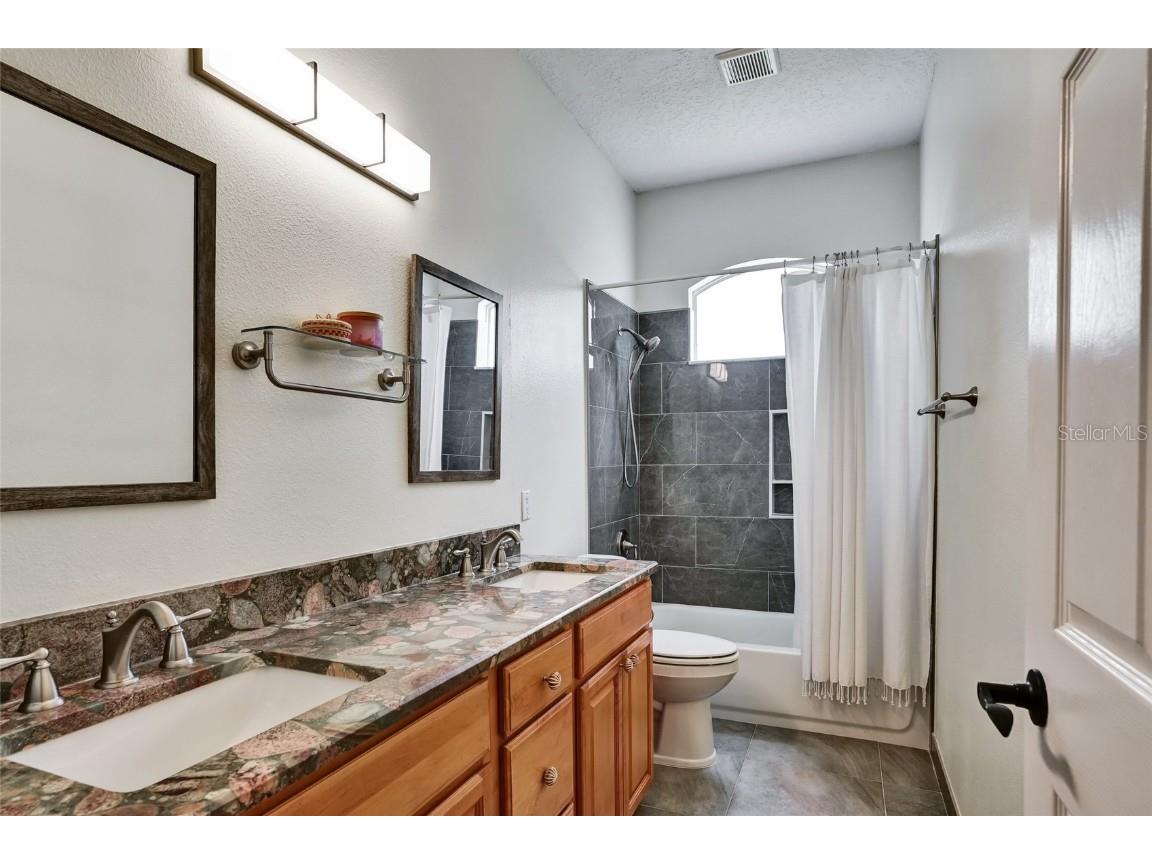 4902 Jenni Lin Court Valrico FL 33596 TB8409646 image37