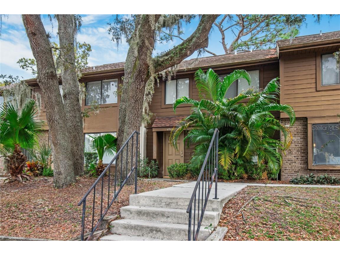 4903 Silver Oaks Village Orlando FL 32808 O6165410 image1