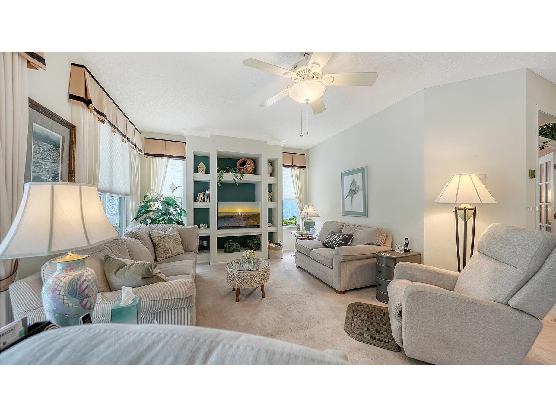 4905 Thames Lane Sarasota FL 34238 A4689297 image12