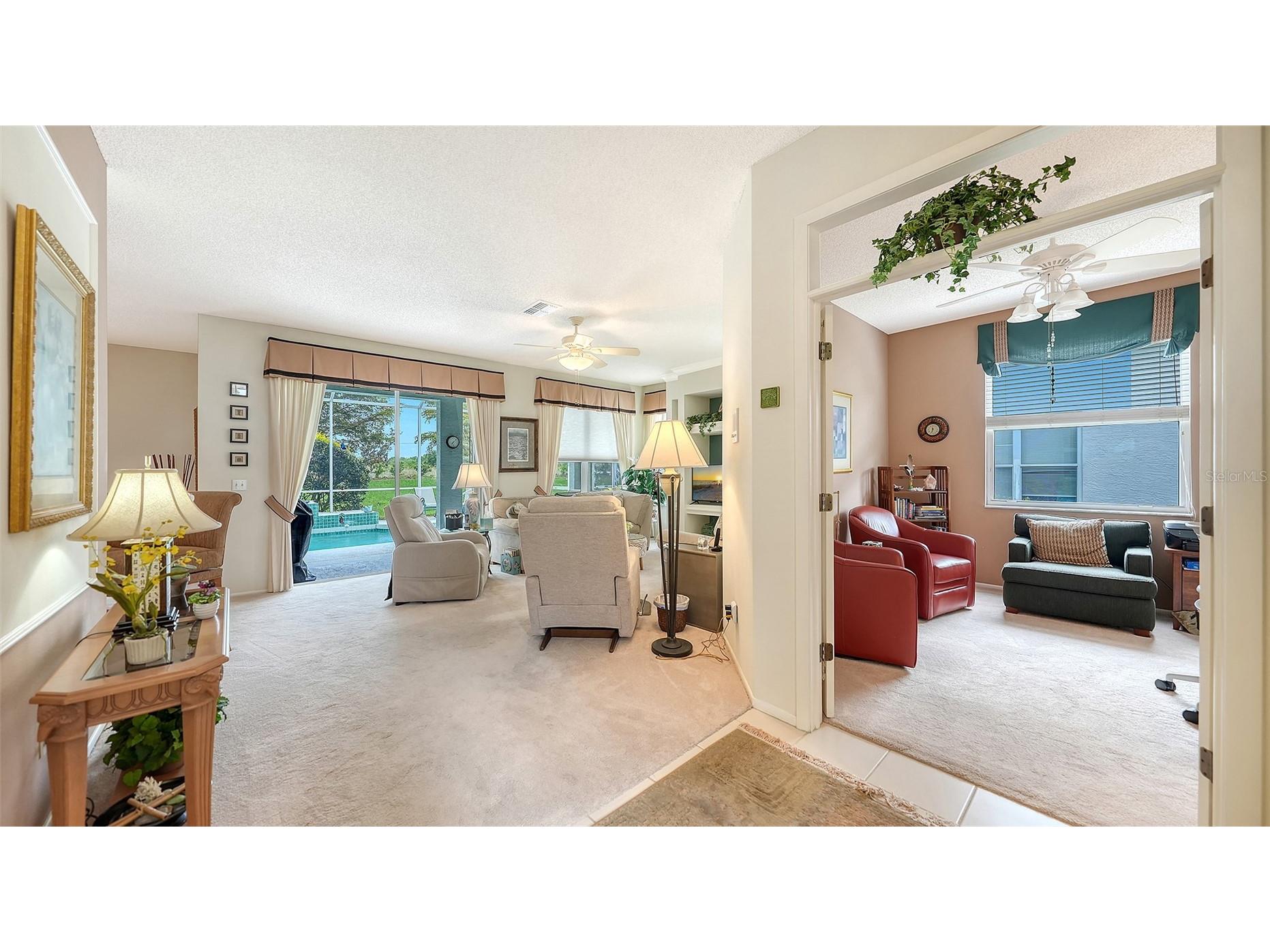 4905 Thames Lane Sarasota FL 34238 A4689297 image8