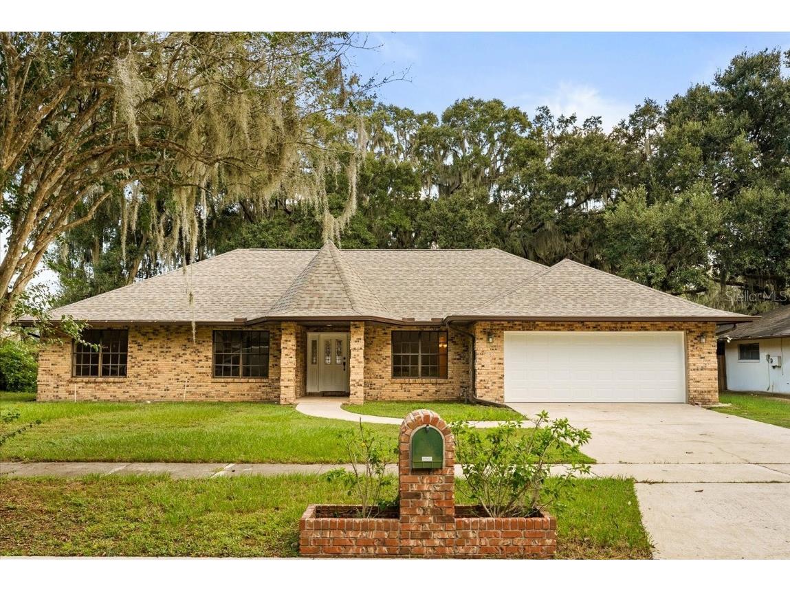 4906 Briar Oaks Circle Orlando FL 32808 O6349143 image1
