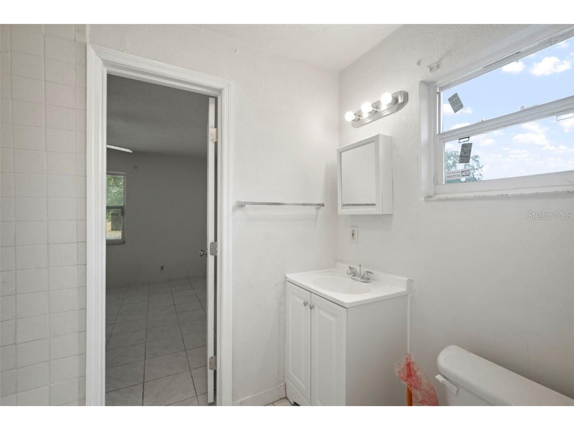 4906 E Idlewild Avenue Tampa FL 33610 TB8437499 image12