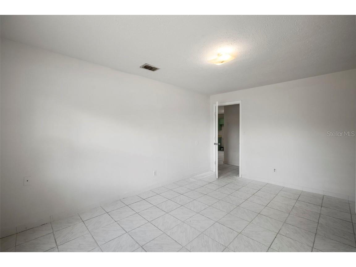 4906 E Idlewild Avenue Tampa FL 33610 TB8437499 image14