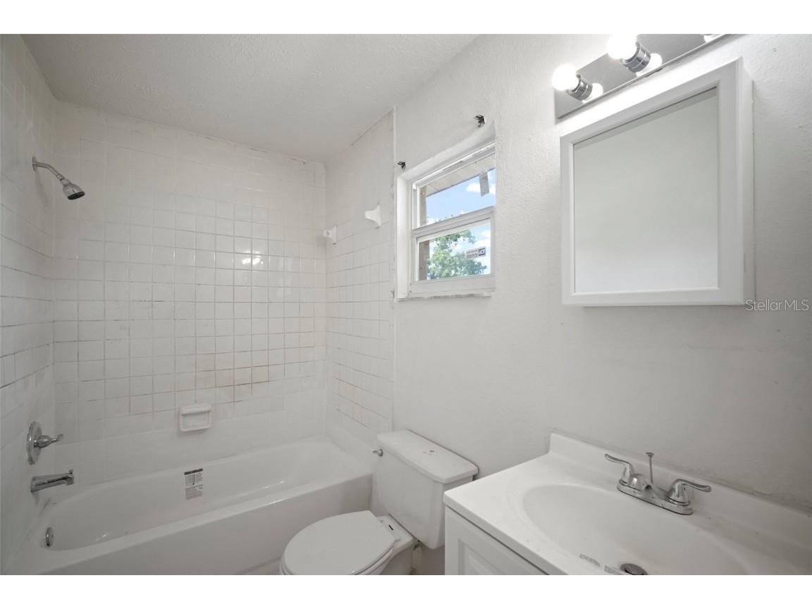 4906 E Idlewild Avenue Tampa FL 33610 TB8437499 image19