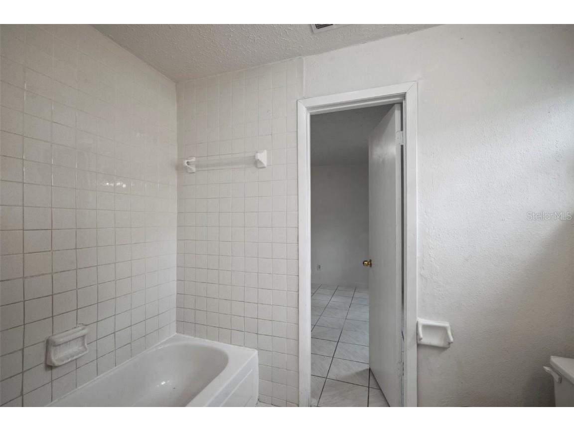 4906 E Idlewild Avenue Tampa FL 33610 TB8437499 image29