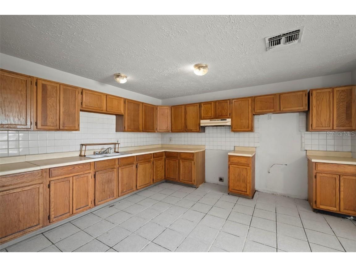 4906 E Idlewild Avenue Tampa FL 33610 TB8437499 image32