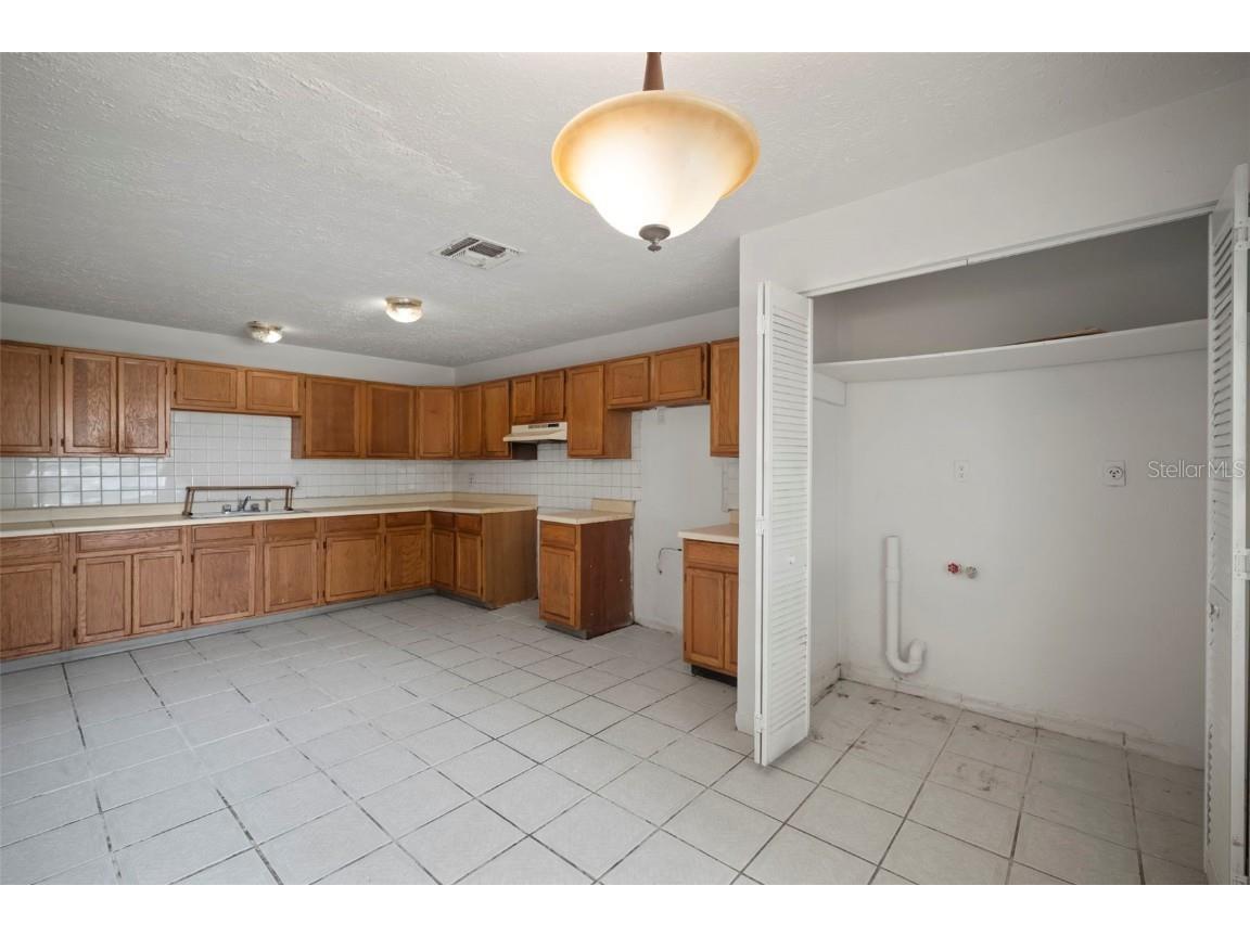 4906 E Idlewild Avenue Tampa FL 33610 TB8437499 image35