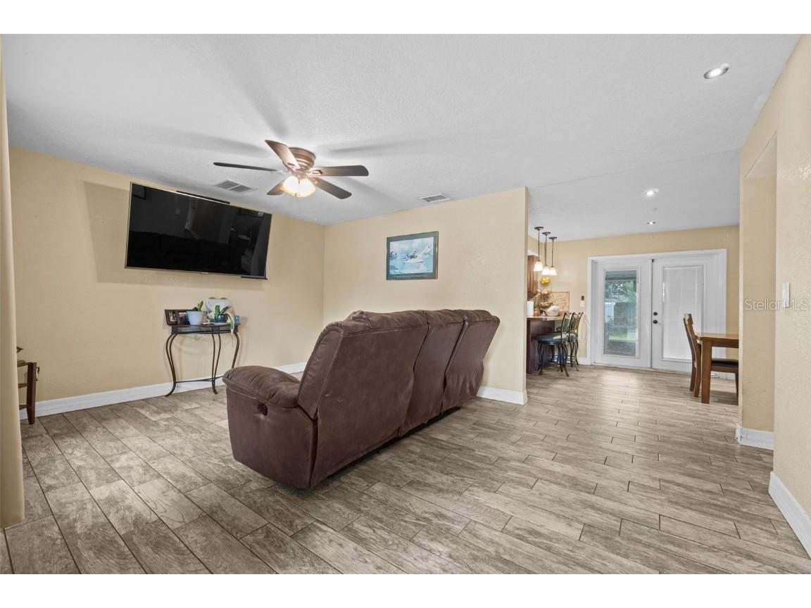 4906 Presidential Street Seffner FL 33584 TB8399109 image6