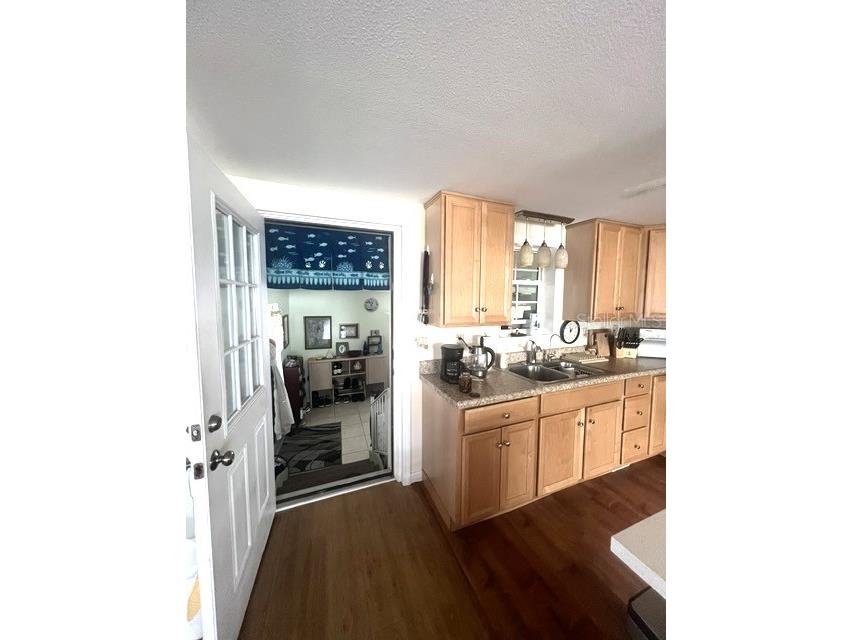 4906 Sea Island Avenue Sarasota FL 34234 A4697739 image8