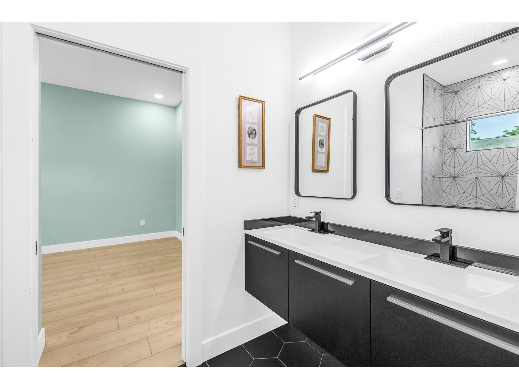 4907 15th Avenue N Saint Petersburg FL 33710 TB8490804 image16