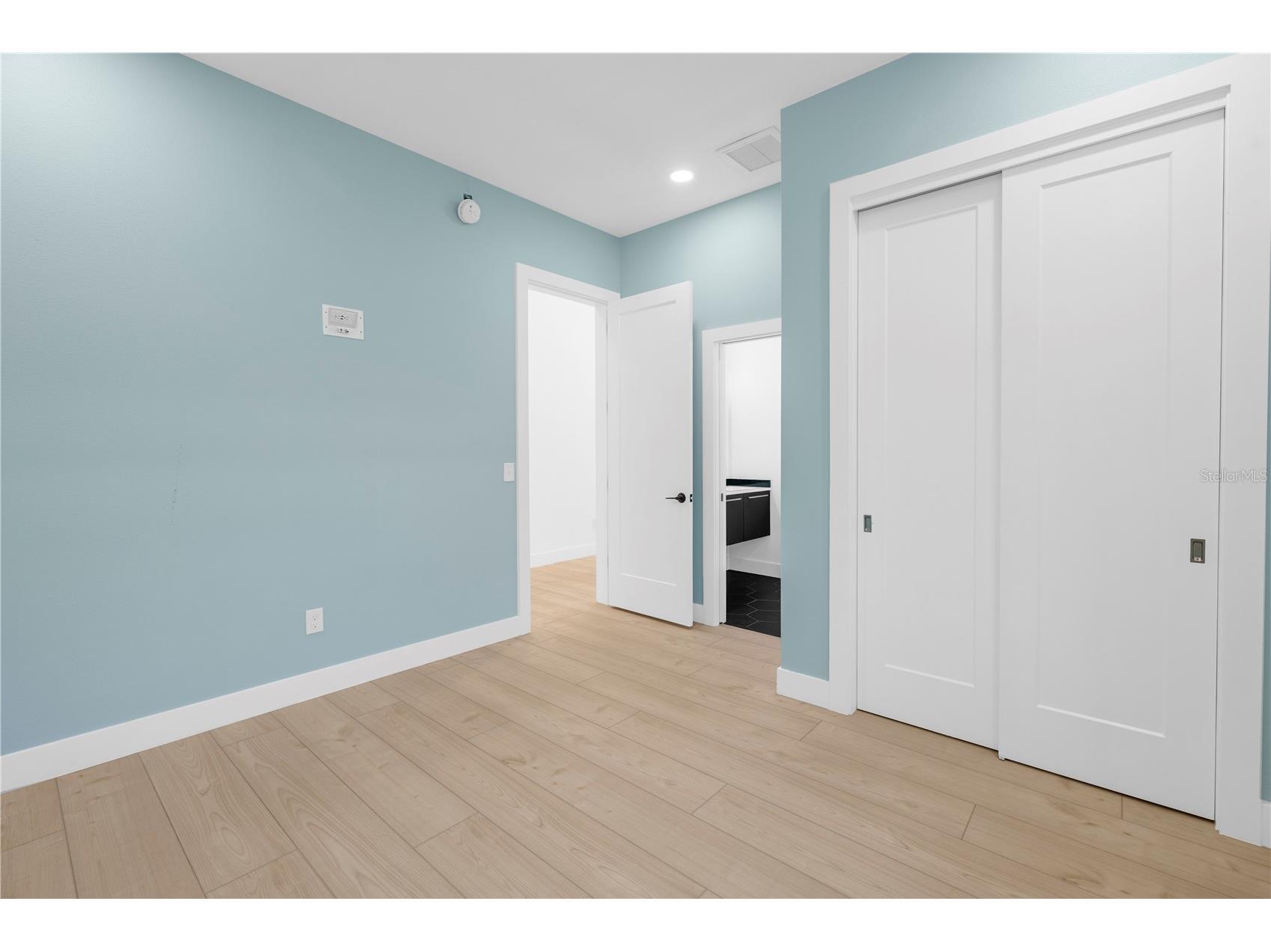 4907 15th Avenue N Saint Petersburg FL 33710 TB8490804 image18