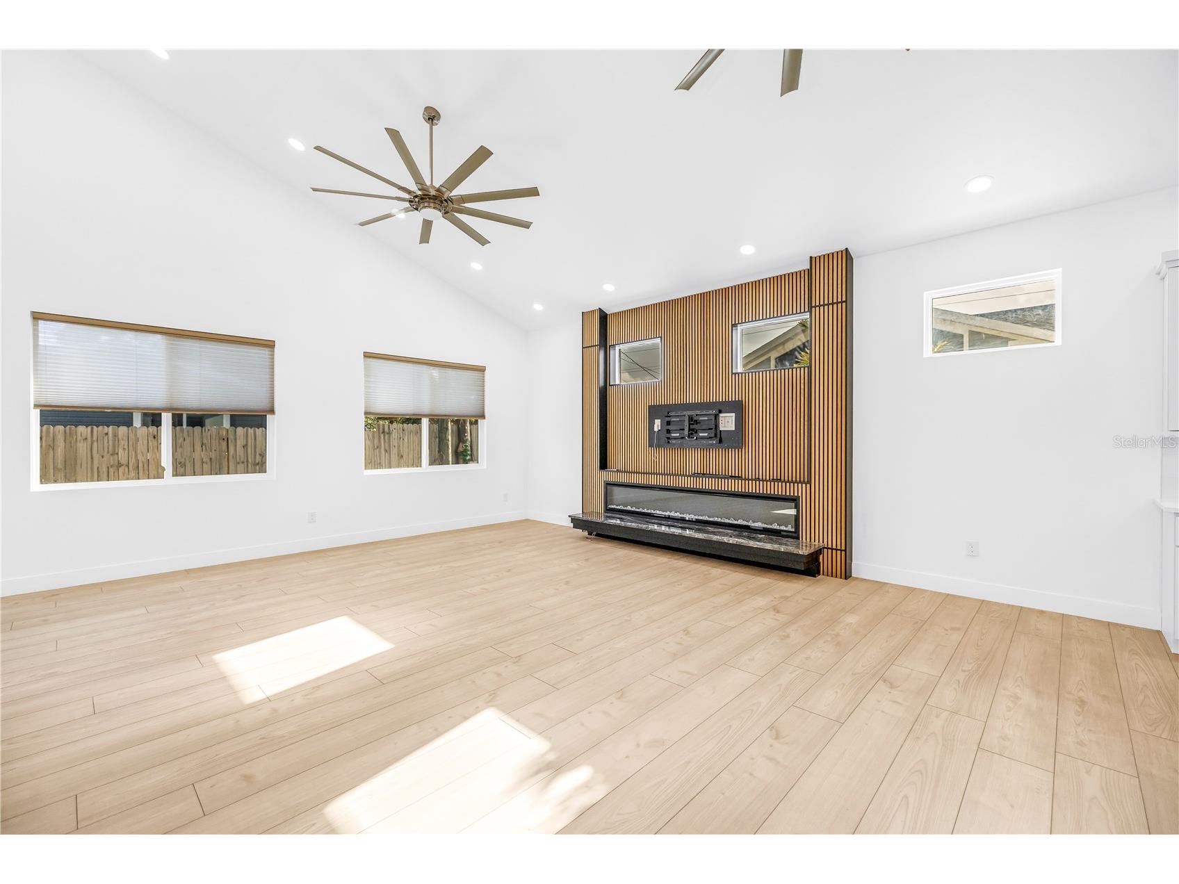 4907 15th Avenue N Saint Petersburg FL 33710 TB8490804 image21
