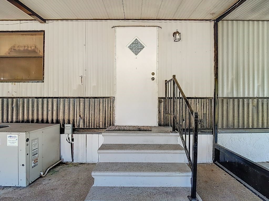 4907 Dacca Drive Tampa FL 33619 S5140104 image8