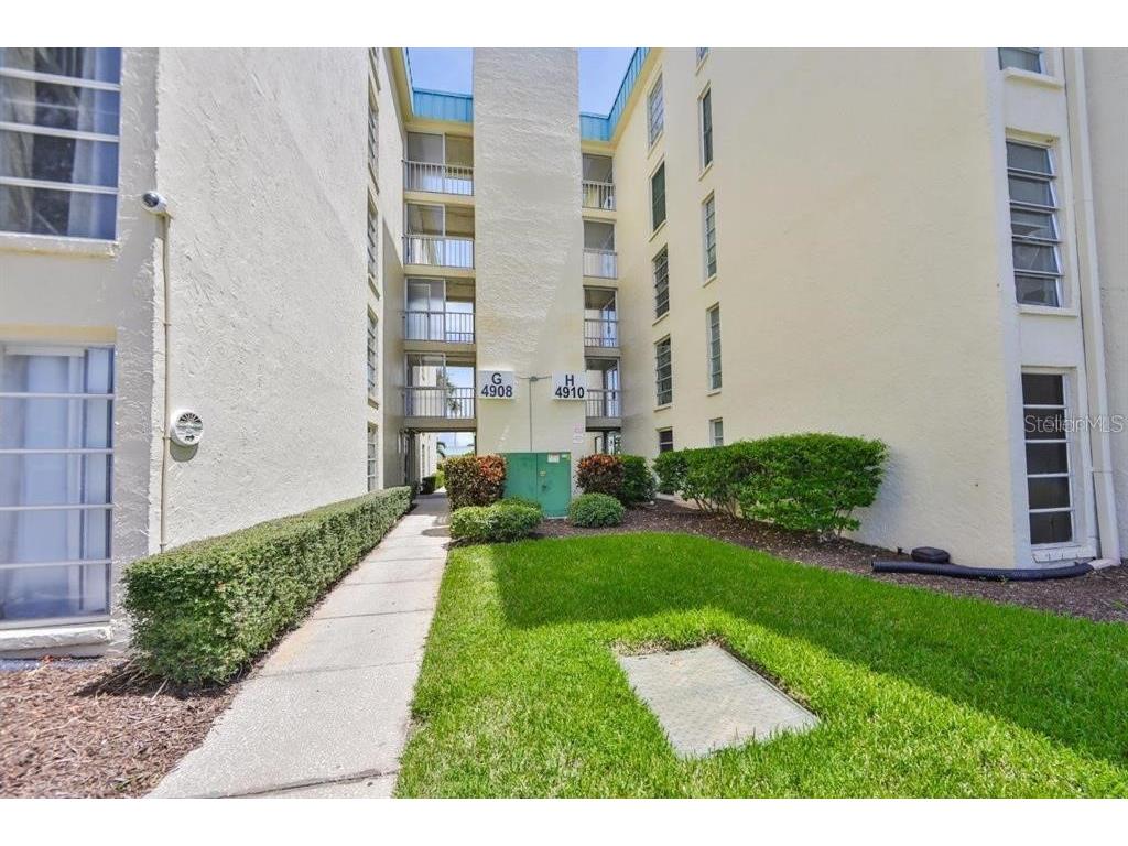 4908 38th Way S #104 Saint Petersburg FL 33711 U8217793 image1