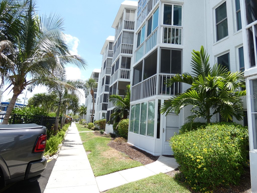 4908 38th Way S #303 Saint Petersburg FL 33711 W7886063 image34