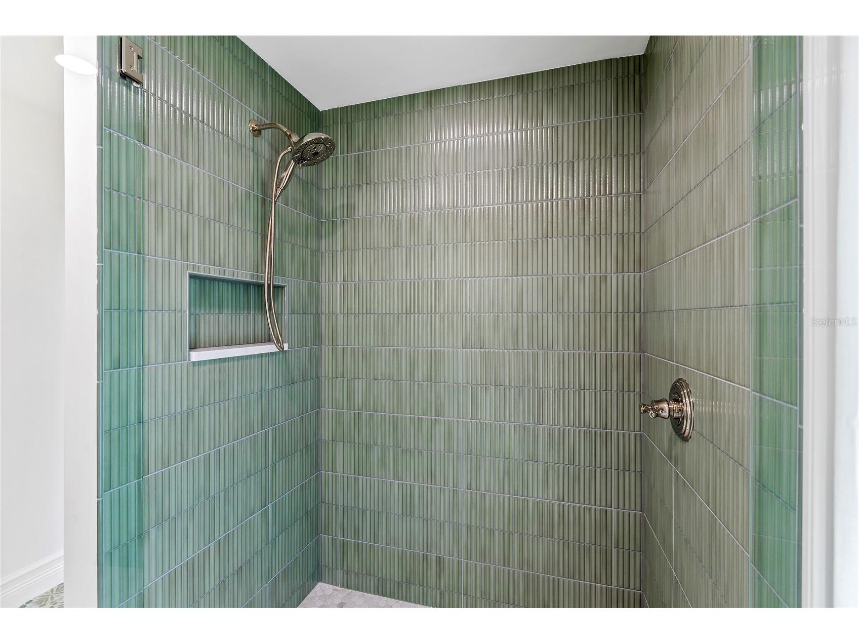 4908 Taywater Dell Sarasota FL 34235 A4694764 image41