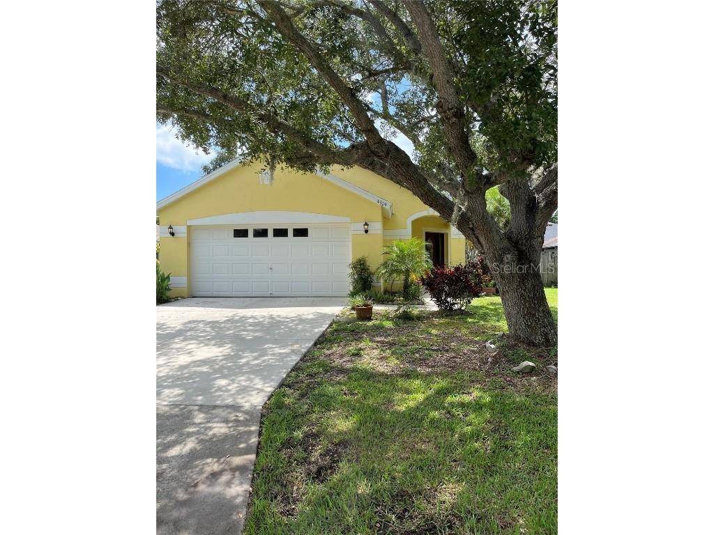 4909 70th Street E Palmetto FL 34221 A4626772 image1