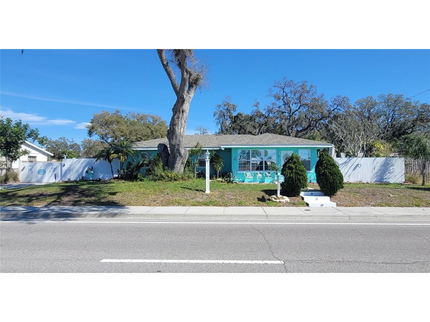 4909 9th St E Bradenton FL 34203 A4598402 image1