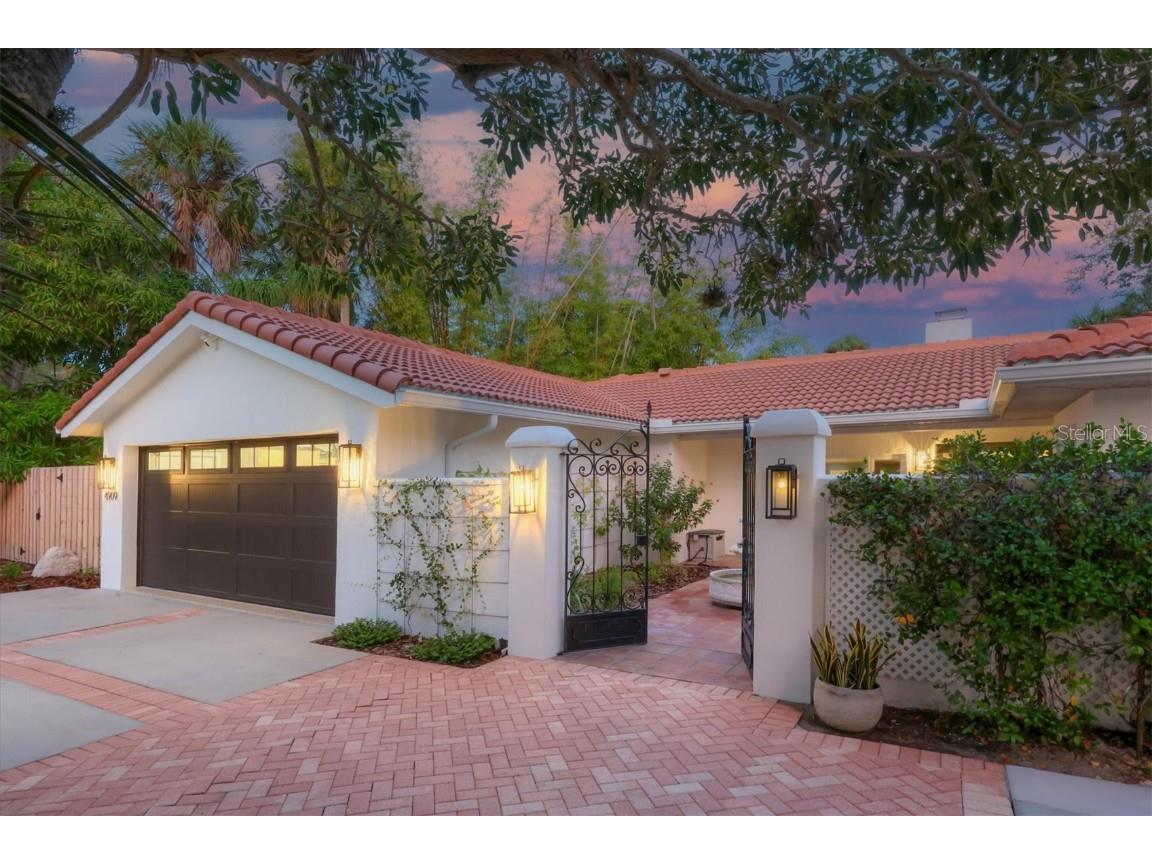 4909 Featherbed Lane Sarasota FL 34242 A4586975 image1