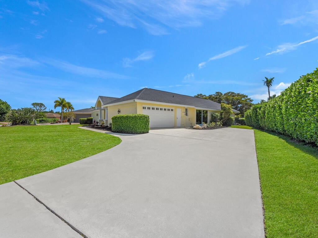 491 Cypress Way E Naples FL 34110 C7515529 image2