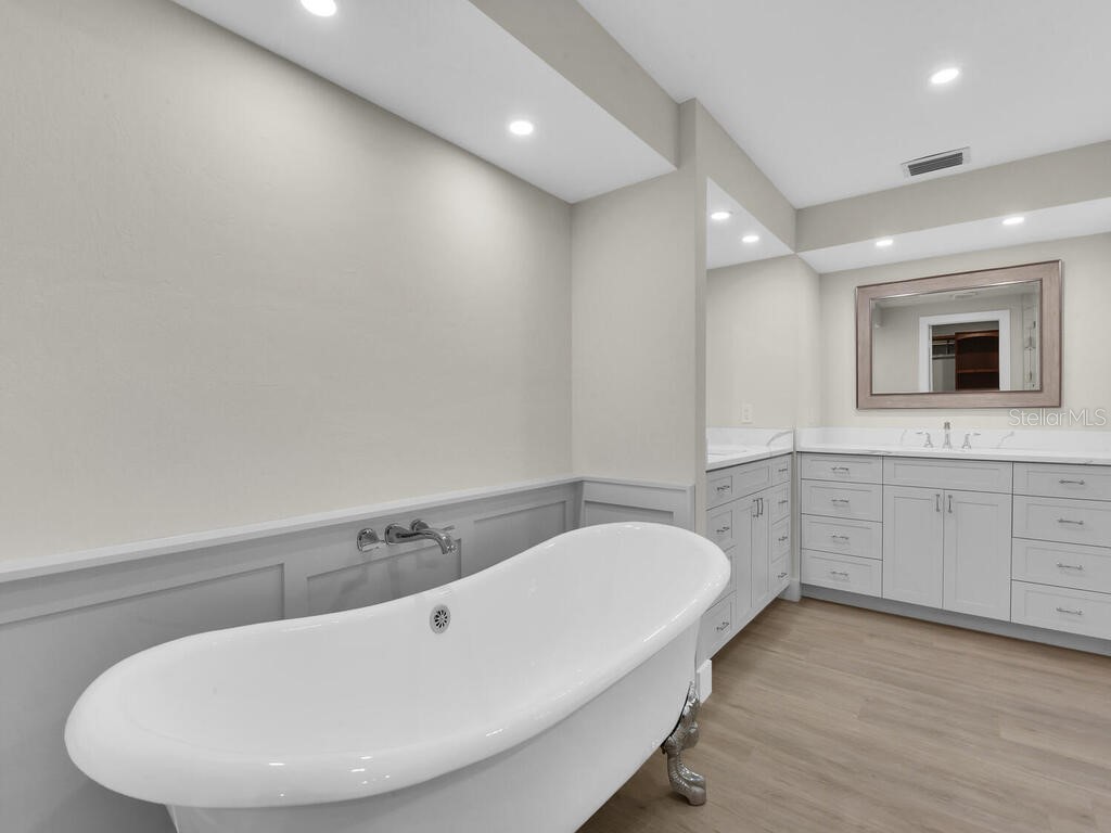 491 Cypress Way E Naples FL 34110 C7515529 image26