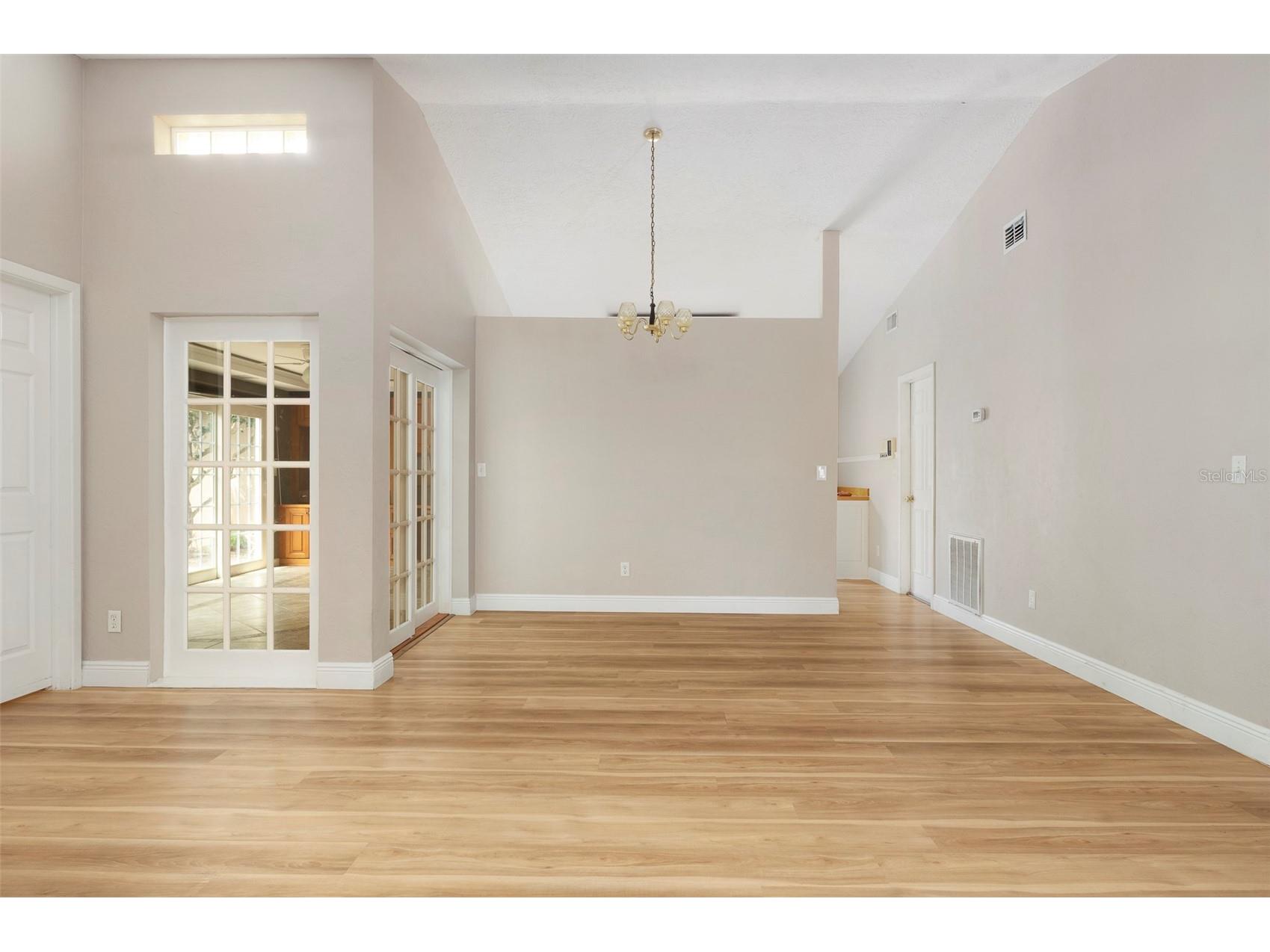 491 St Tropez Circle NE Saint Petersburg FL 33703 TB8495101 image7