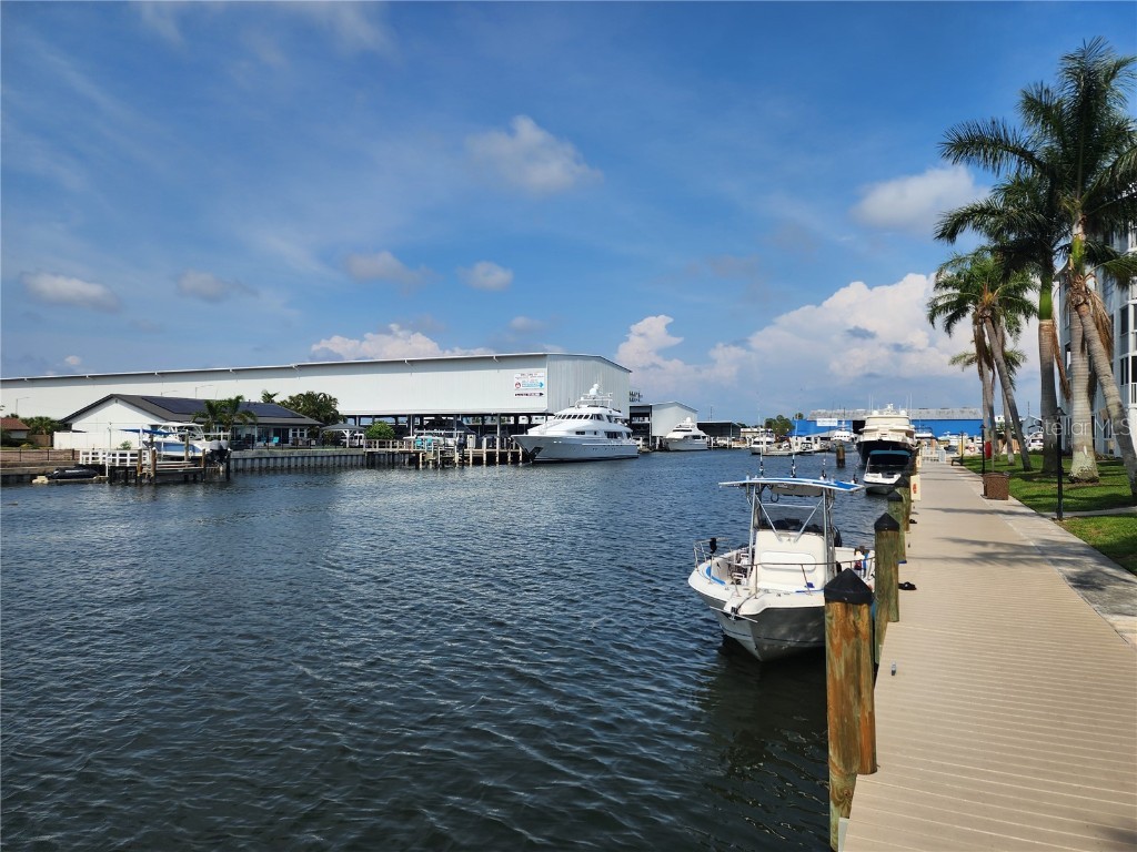 4910 38th Way S #111 Saint Petersburg FL 33711 - MAIN MAXIMO CHANNEL TB8424095 image33