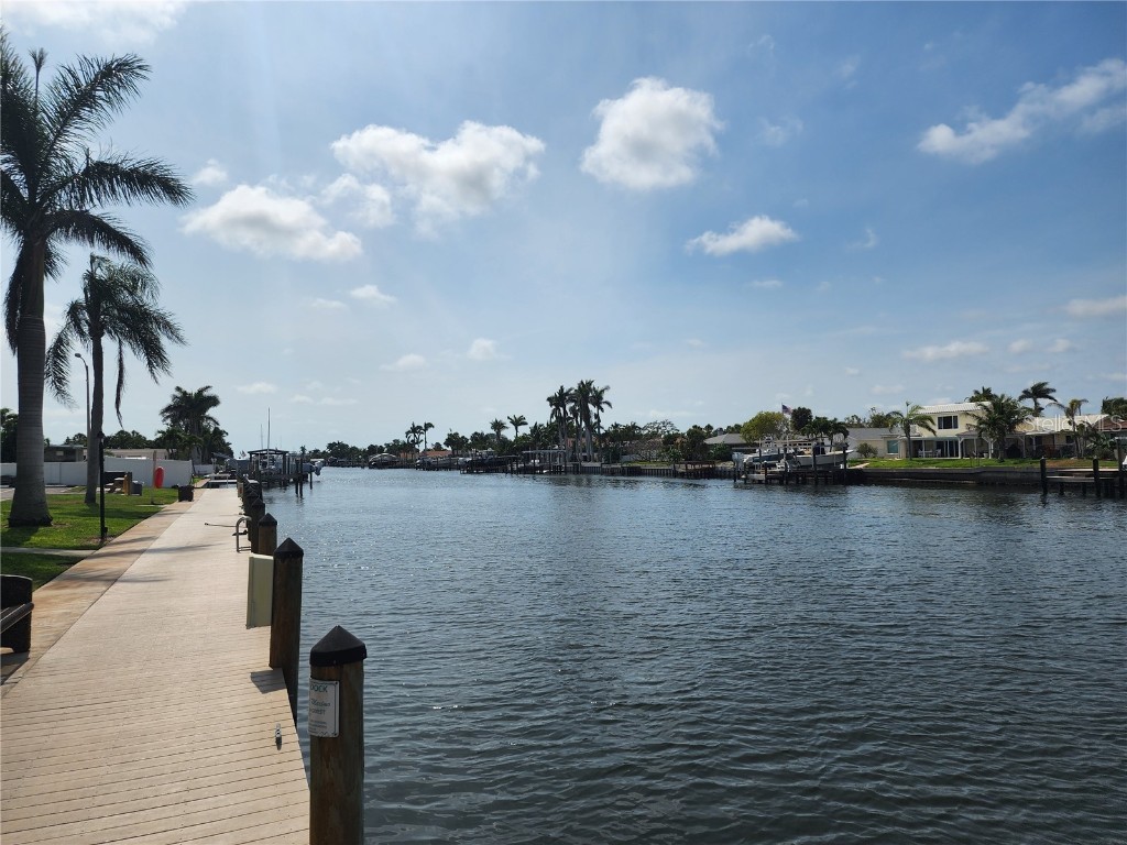 4910 38th Way S #111 Saint Petersburg FL 33711 - MAIN MAXIMO CHANNEL TB8424095 image34