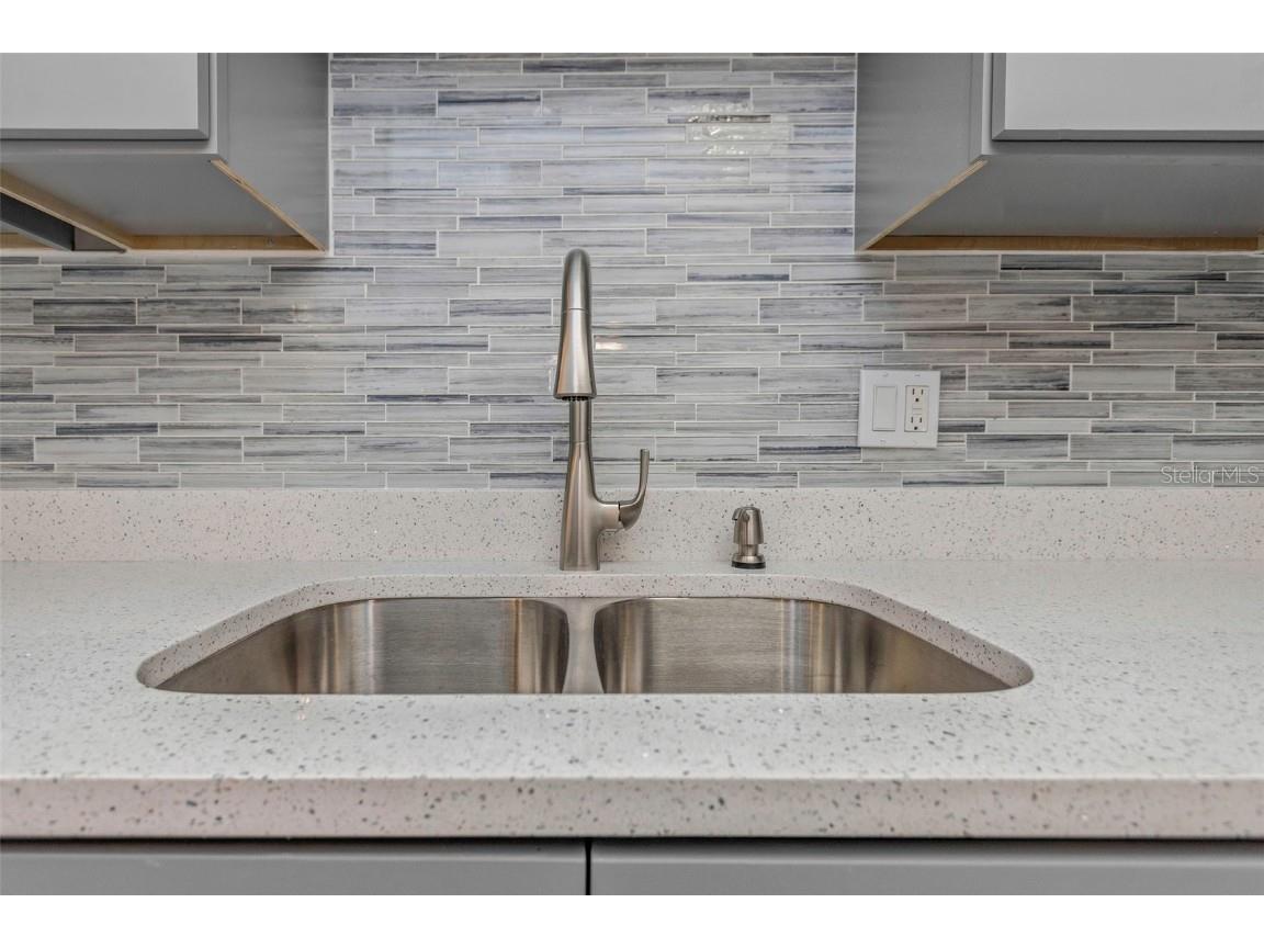 4910 38th Way S #111 Saint Petersburg FL 33711 - MAIN MAXIMO CHANNEL TB8424095 image5