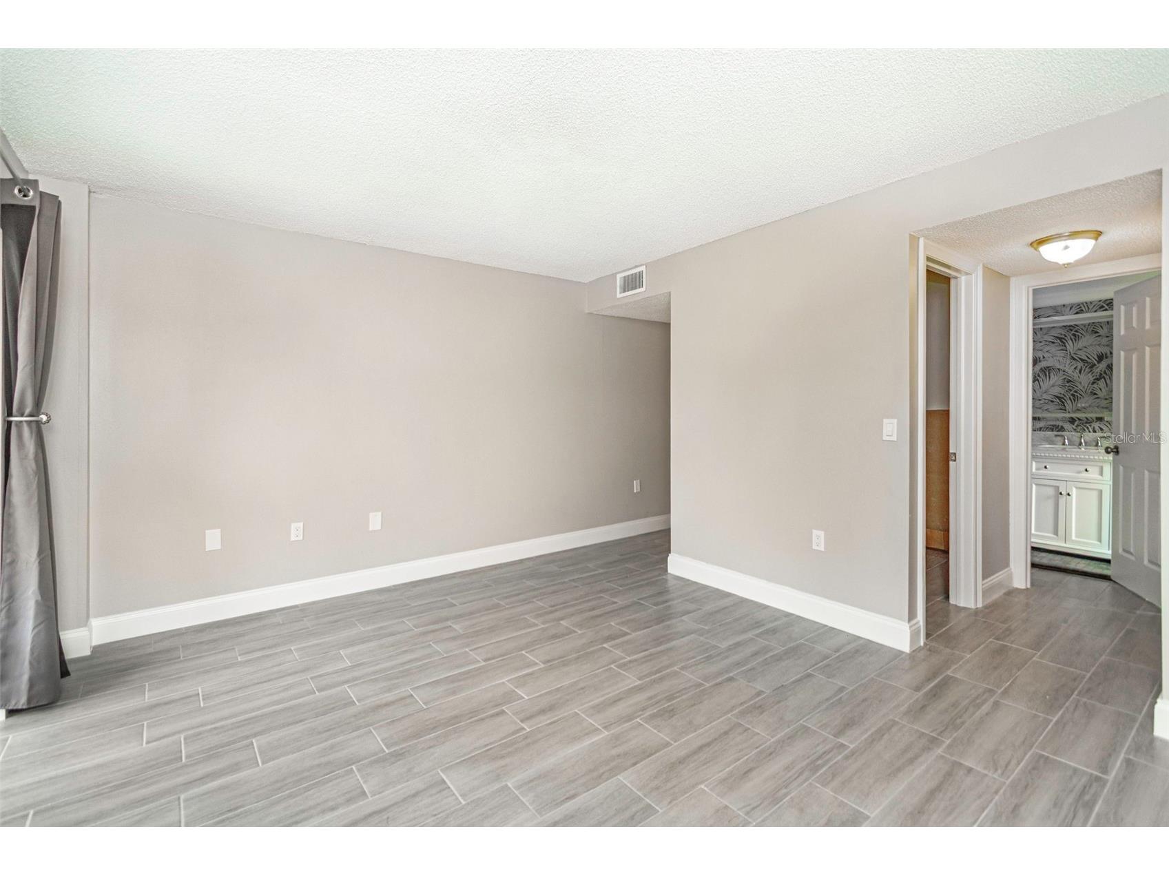 4910 38th Way S #111 Saint Petersburg FL 33711 TB8508740 image16