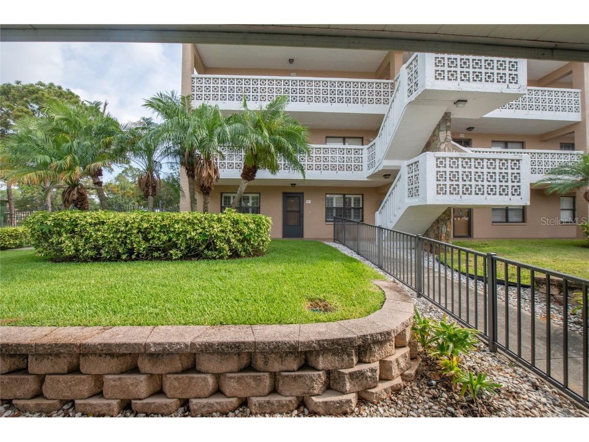 4910 Bay Street NE #101 Saint Petersburg FL 33703 U8200780 image1