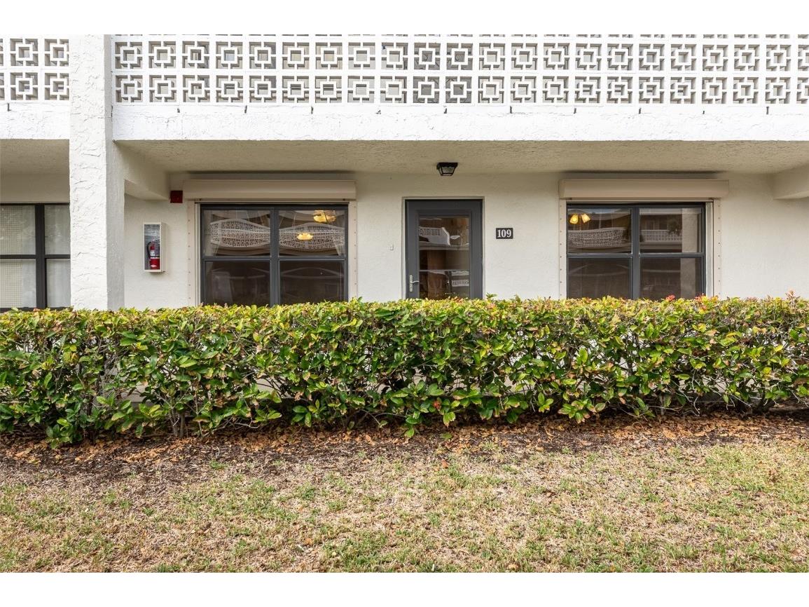 4910 Bay Street NE #109 Saint Petersburg FL 33703 TB8336777 image1