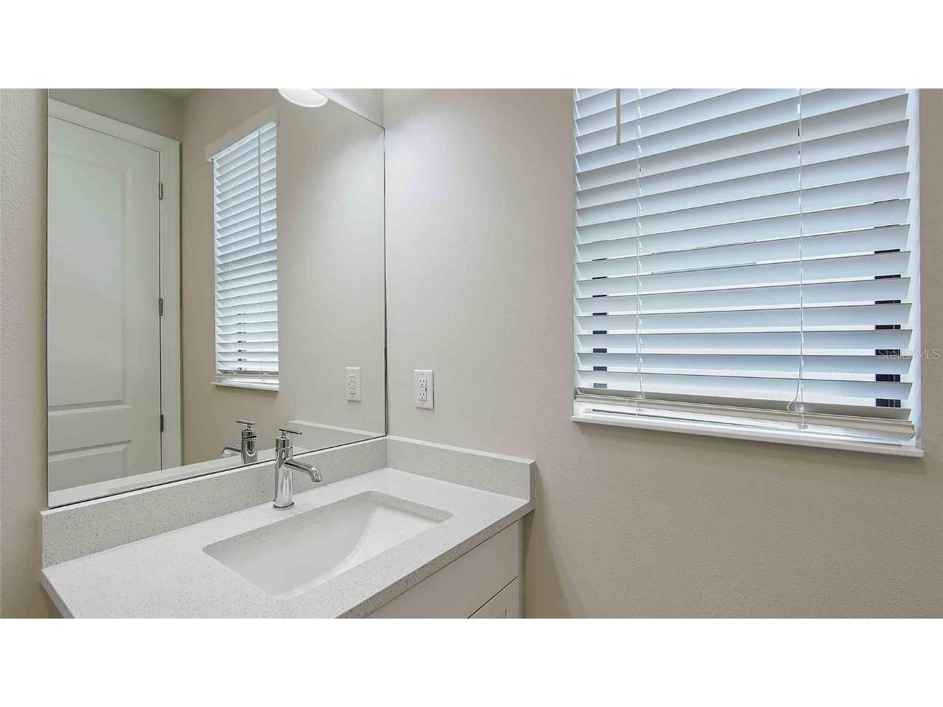 4910 Carova Way Lakewood Ranch FL 34211 O6233069 image24