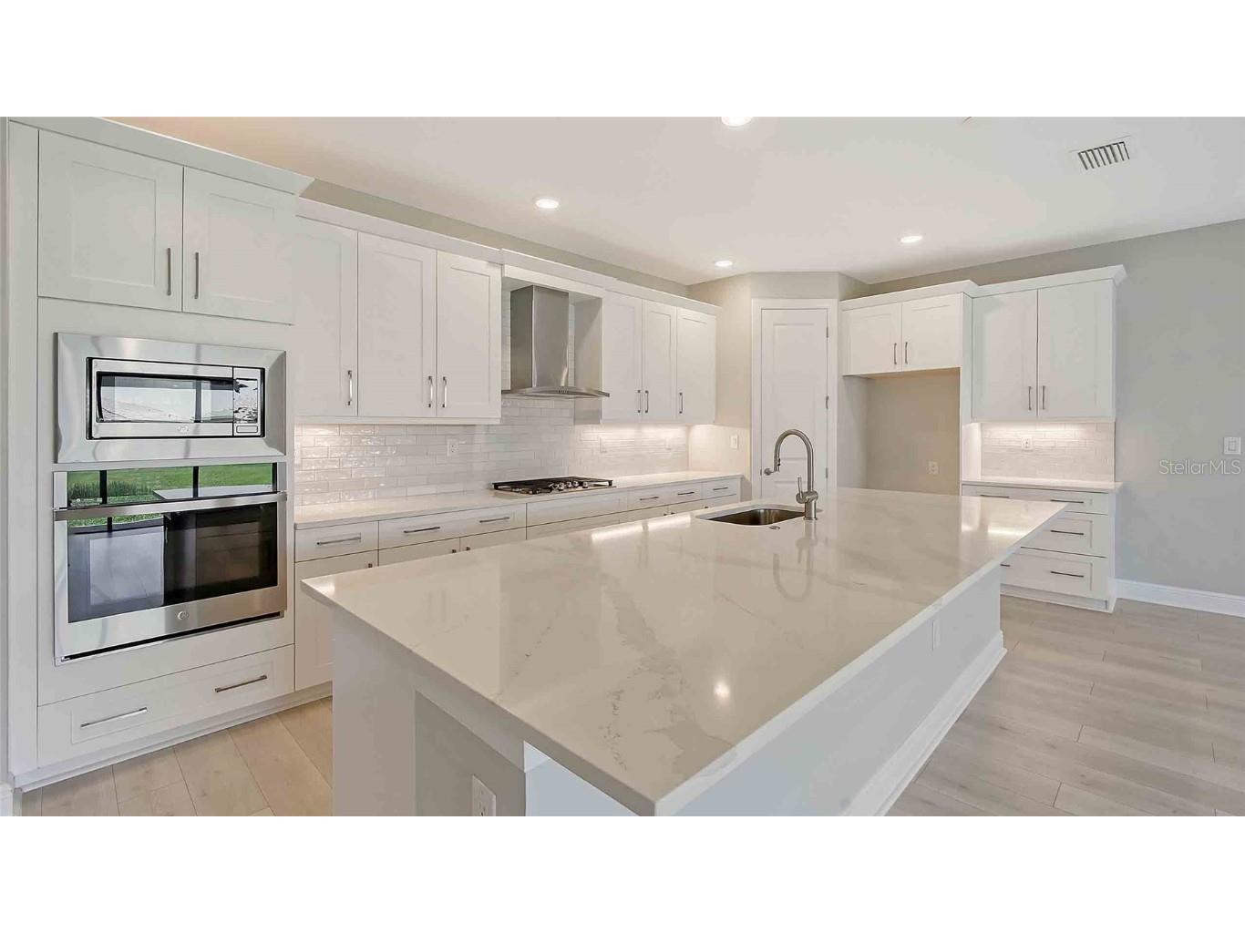 4910 Carova Way Lakewood Ranch FL 34211 O6233069 image4