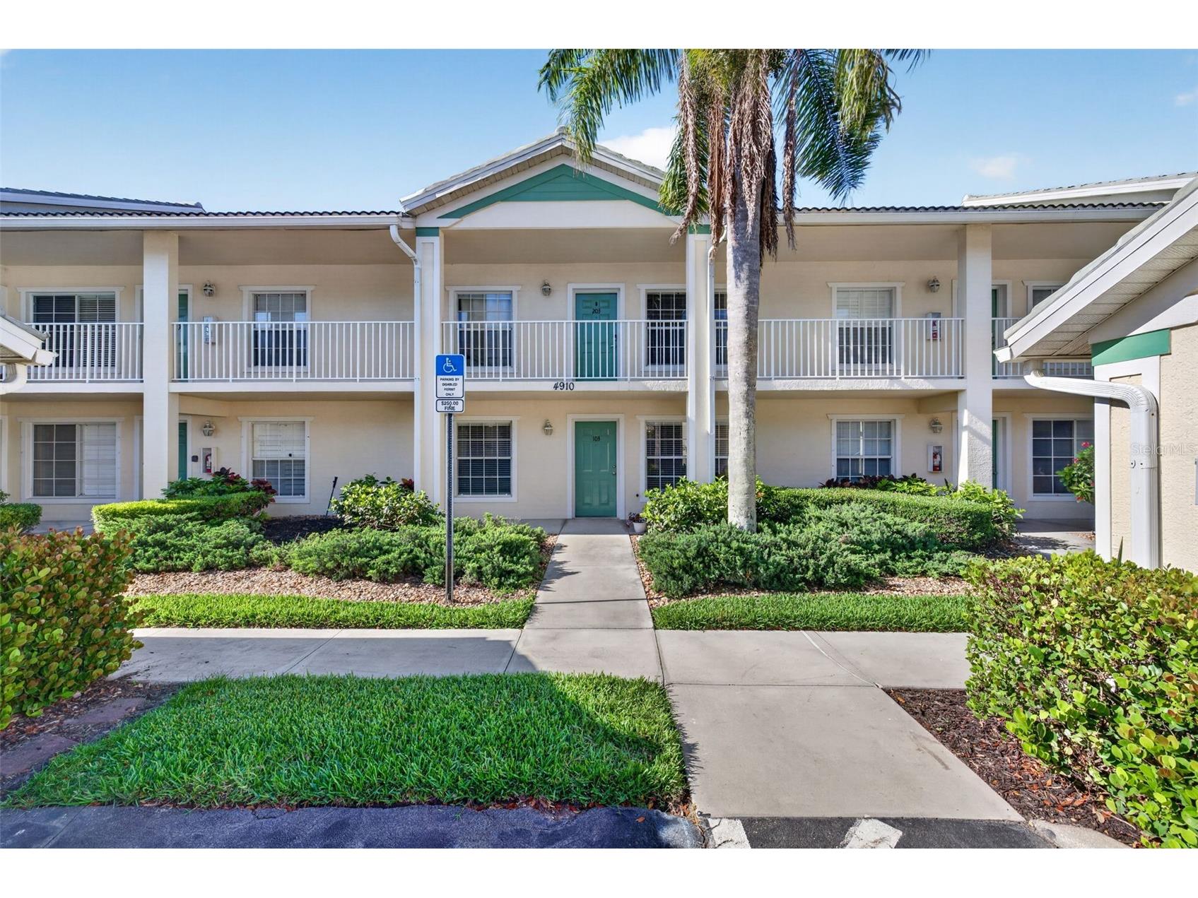 4910 Cougar Court N #103 Naples FL 34109 C7526333 image1