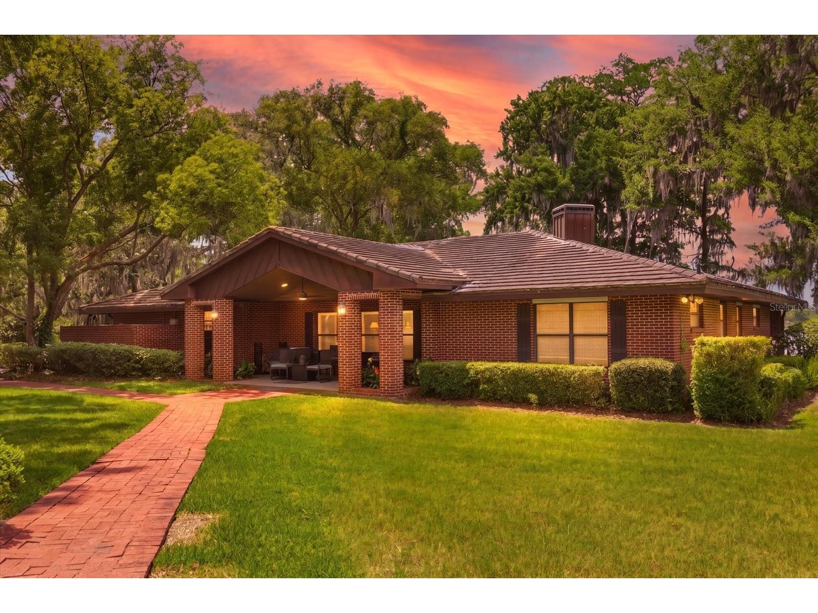 4910 E Lake Drive Winter Springs FL 32708 - LITTLE LAKE HOWELL O6398929 image1