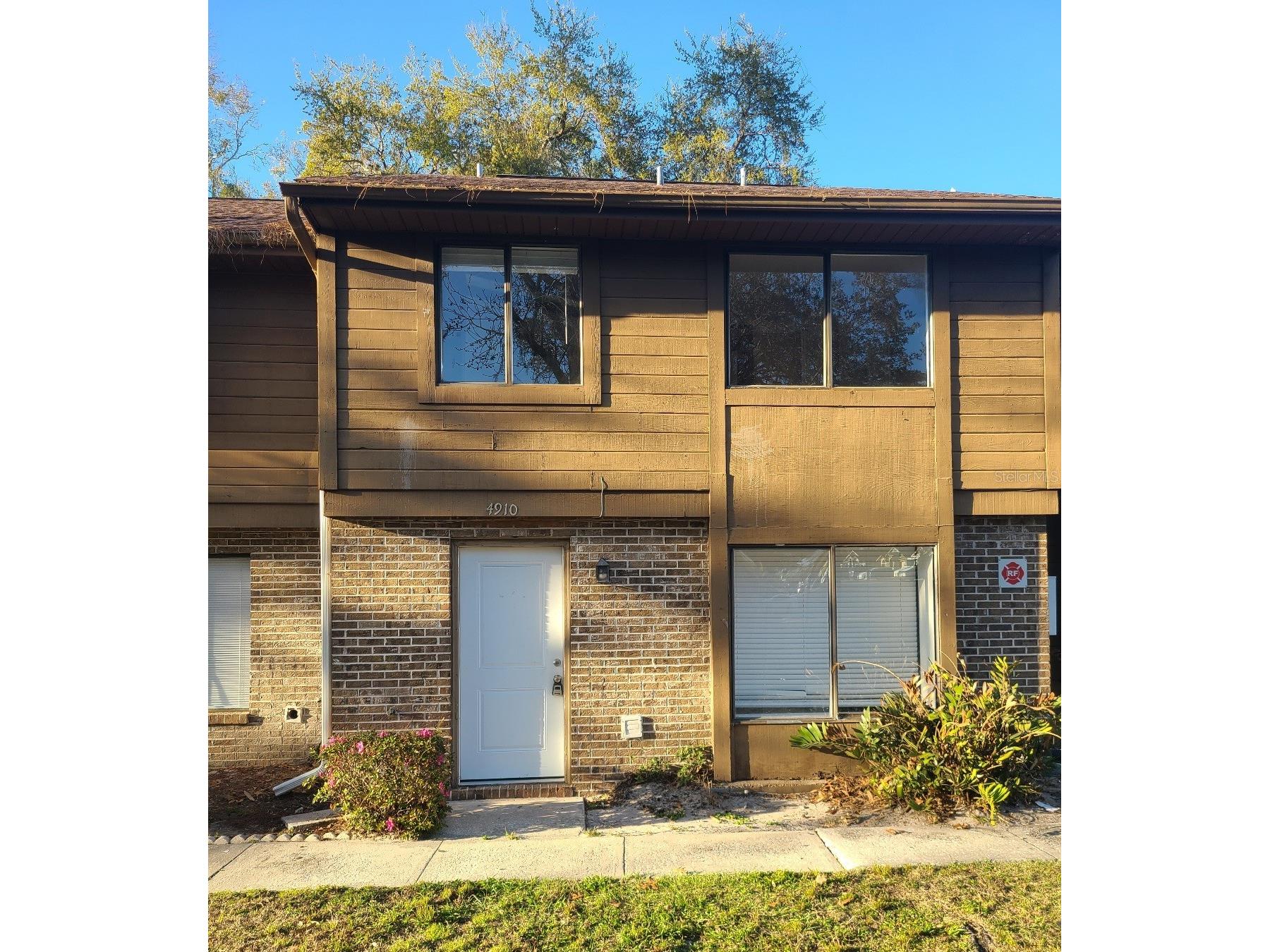 4910 Silver Oaks Village #B Orlando FL 32808 O6392655 image1