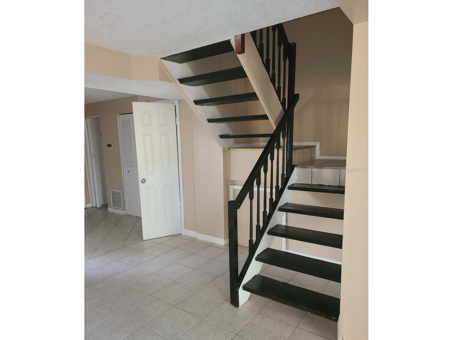 4910 Silver Oaks Village #B Orlando FL 32808 O6392655 image4