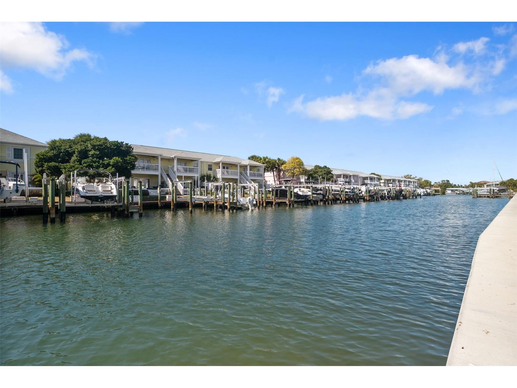 4911 Coquina Key Drive SE #C Saint Petersburg FL 33705 TB8483439 image35